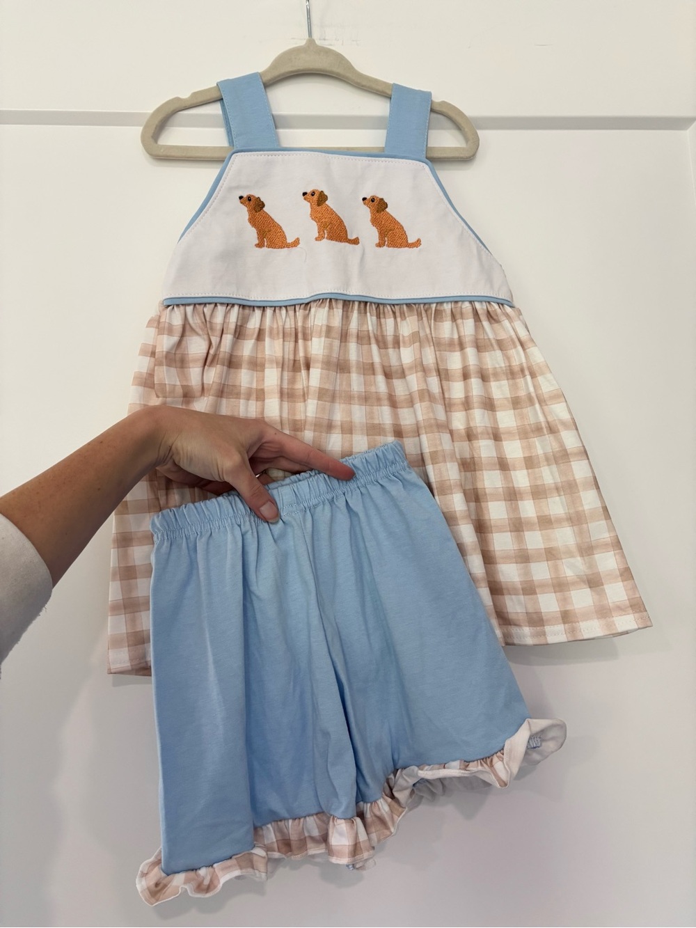 Abby & Evie Labrador Retriever Embroidered Tank and Ruffle Shorts Set
3T New